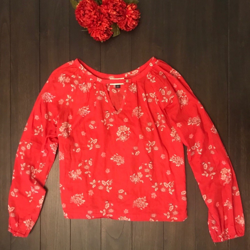 Beautiful vibrant flowy blouse